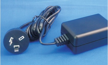 PA1024C4 Switching Power supply/Alimentatore switching/ Alimentation à découpage/ Schaltnetzteil/ Fuente de alimentación conmutada/ Kapcsolóüzemű tápegység/ Kytkentävirtalähteellä Desk top type switching power adapter, power supplies with AC power cord 