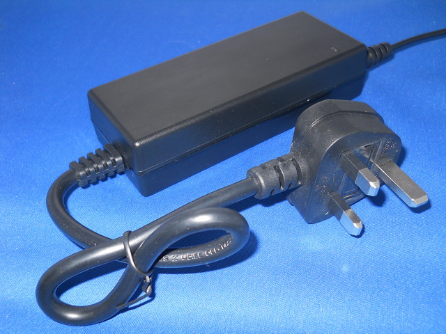 pa1090c7a 90W Powe supply/Powe alimentazione/alimentation Powe/Powe Versorgung/Powe suministro/Powe ellátás/Powe tarjonnan/powe de alimentare/ Powe питания notebook charger, laptop adapter, power supply with UK AC power cord made in China